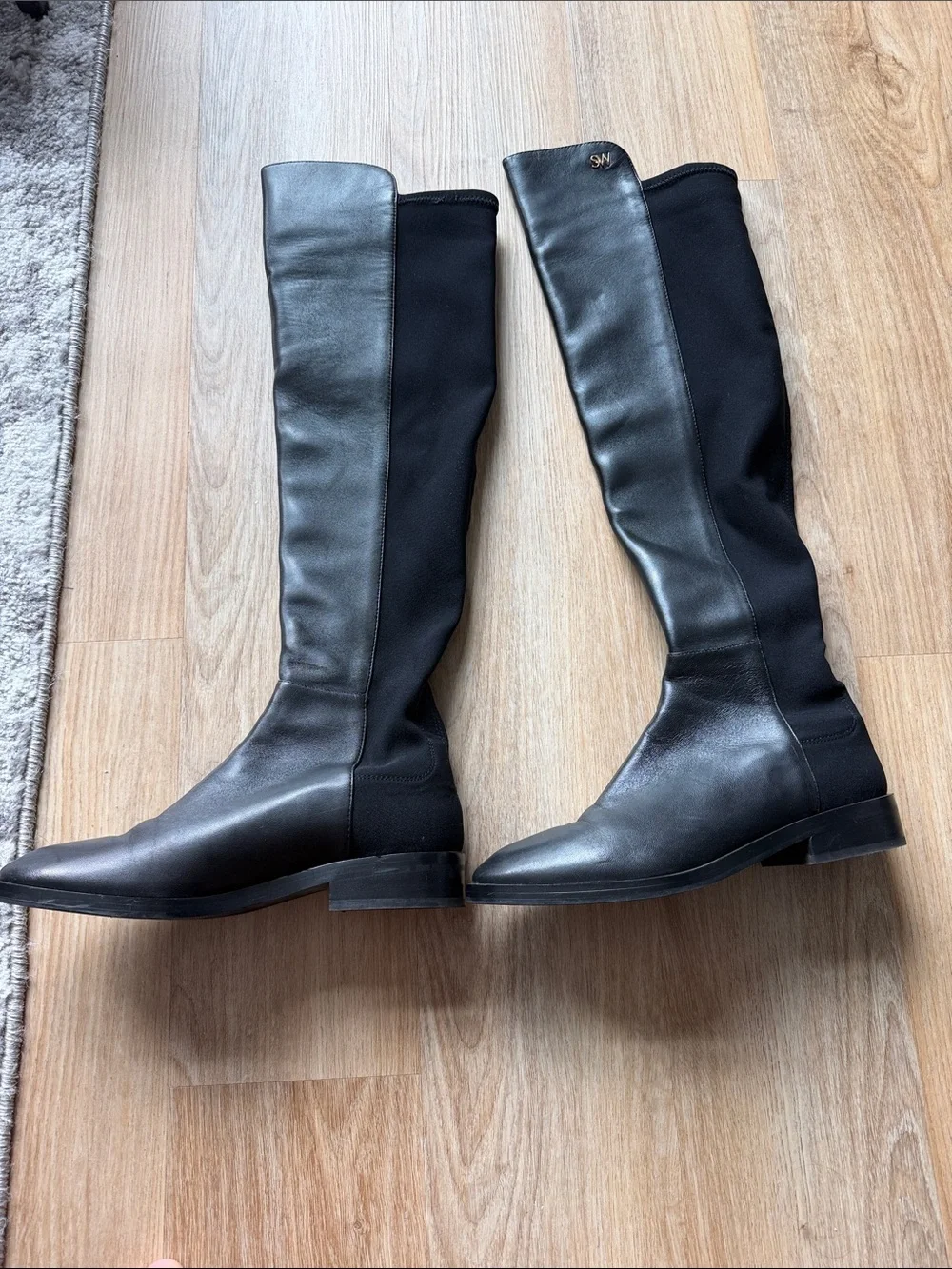 Stuart Weitzman very good